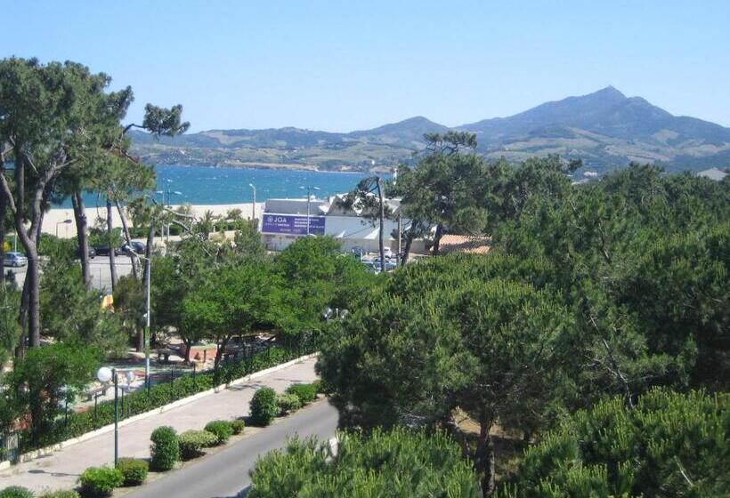 Comfort room with balcony, Plage Des Pins