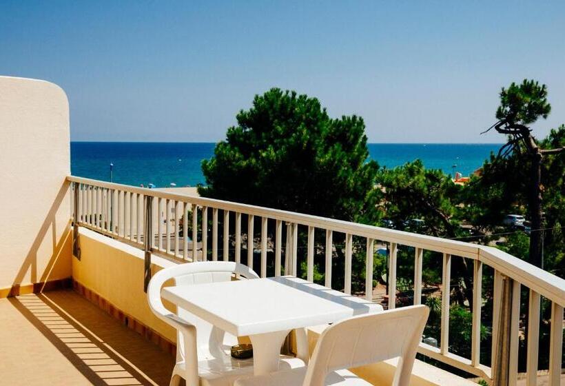 Comfort room with balcony, Plage Des Pins