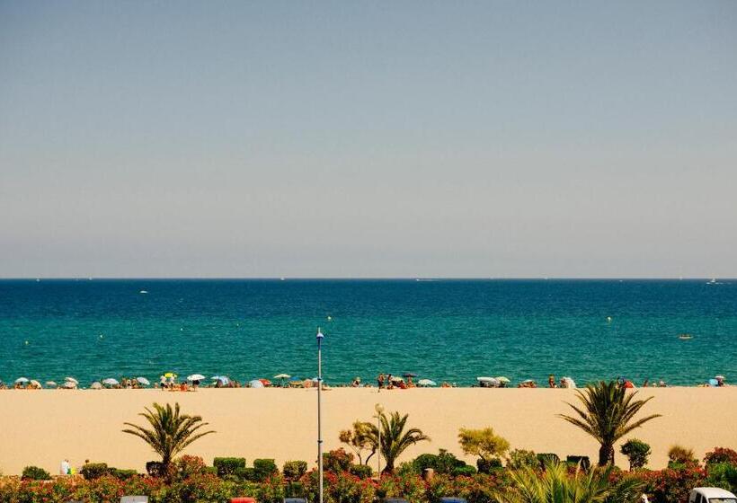 Comfort room with balcony, Plage Des Pins