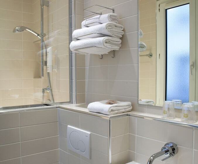 اتاق سوپریور سه تخته, Timhotel Invalides Eiffel