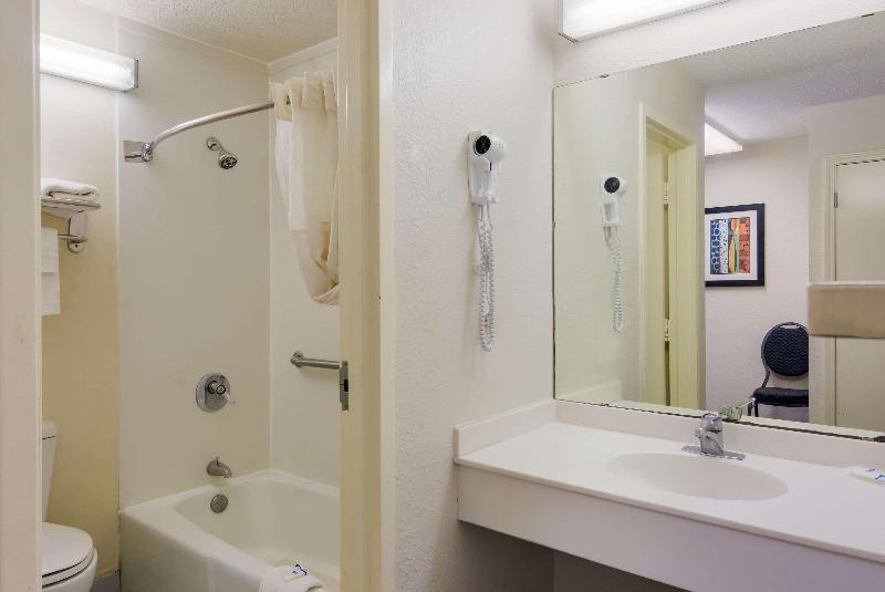 اتاق راحتی, Timhotel Invalides Eiffel