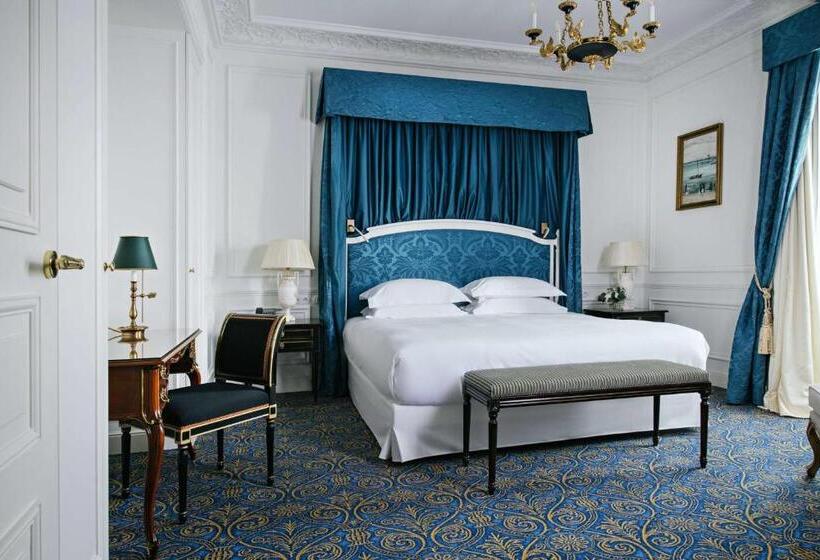 Suite, Du Palais Biarritz, Part Of Hyatt