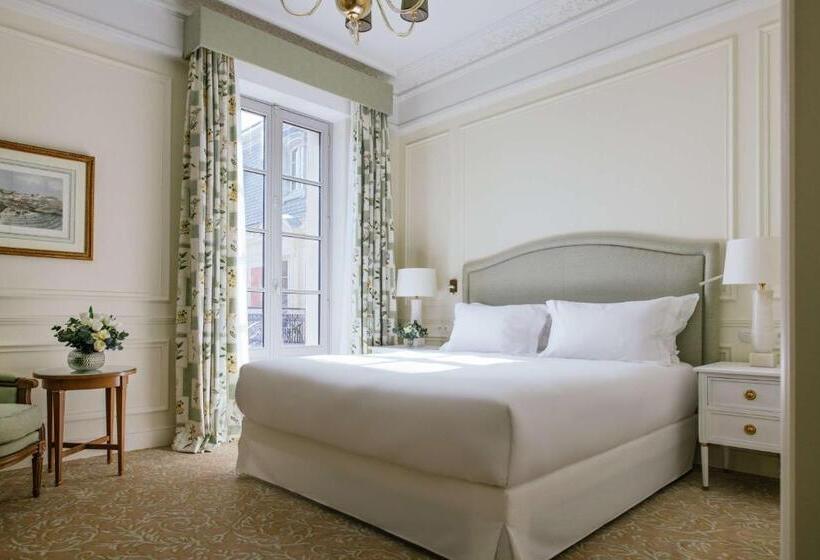 اتاق استاندارد با تخت بزرگ, Hôtel Du Palais Biarritz, In The Unbound Collection By Hyatt