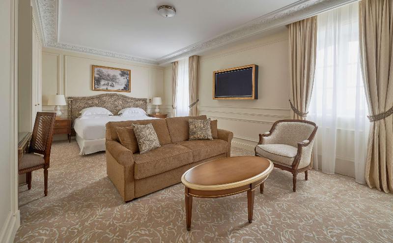 سوییت جونیور با چشم‌انداز دریا, Hôtel Du Palais Biarritz, In The Unbound Collection By Hyatt