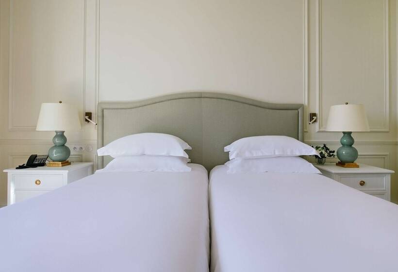اتاق استاندارد با چشم‌انداز, Hôtel Du Palais Biarritz, In The Unbound Collection By Hyatt
