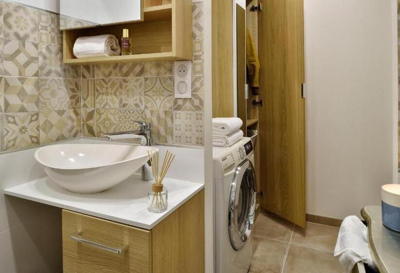 استودیوی استاندارد, Fesch & Spa