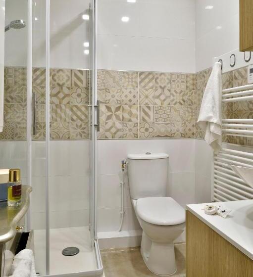 استودیوی استاندارد, Fesch & Spa