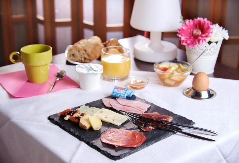 اتاق استاندارد, Logis Hotels Grand Hotel D Orléans