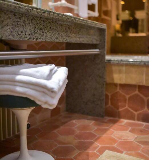 سوییت جونیور لوکس, Grand Hôtel Du Lion D Or