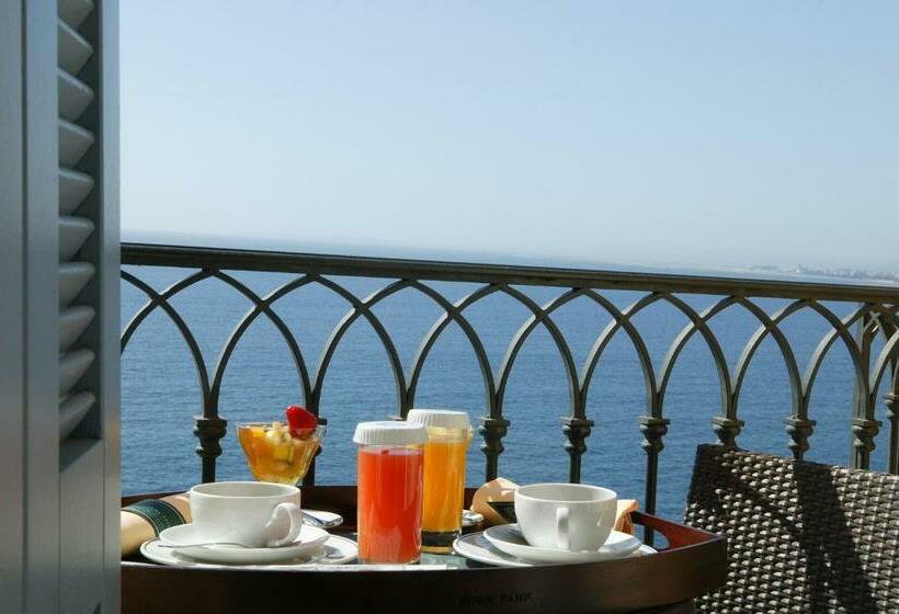 景色の見えるスーペリアルーム, Hôtel La Pérouse Nice Baie Des Anges   Recently Fully Renovated