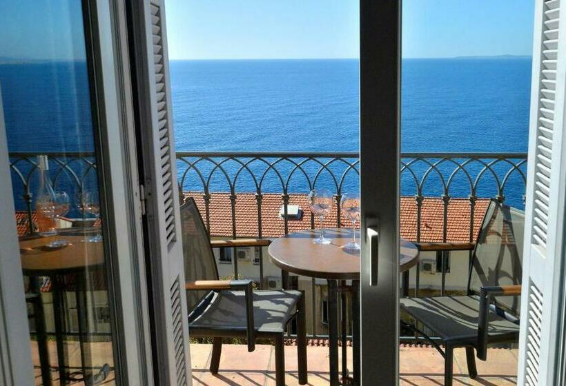 景色の見えるジュニアスイート, Hôtel La Pérouse Nice Baie Des Anges   Recently Fully Renovated