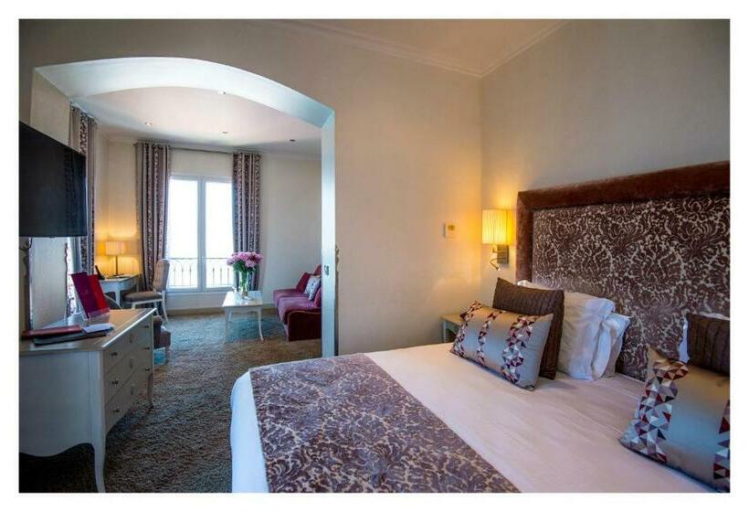 景色の見えるジュニアスイート, Hôtel La Pérouse Nice Baie Des Anges   Recently Fully Renovated