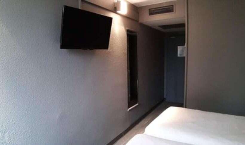 Chambre Standard, Ibis Arles