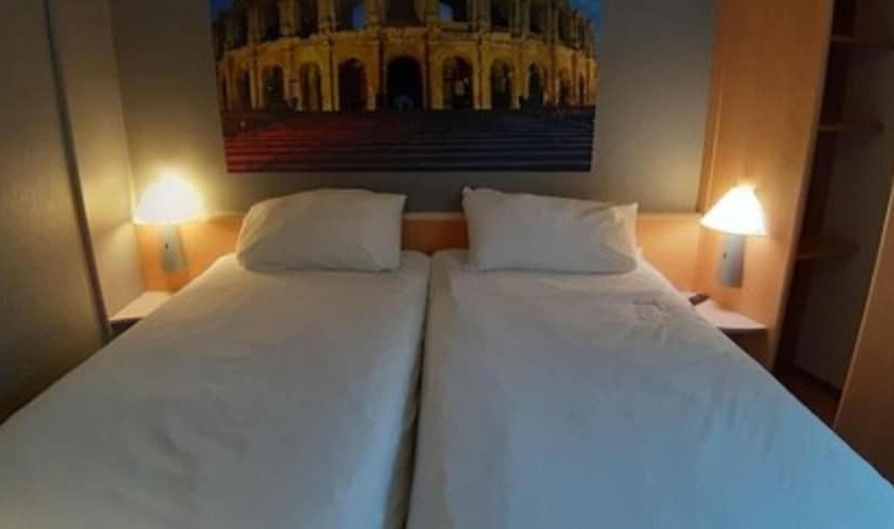 Chambre Standard, Ibis Arles