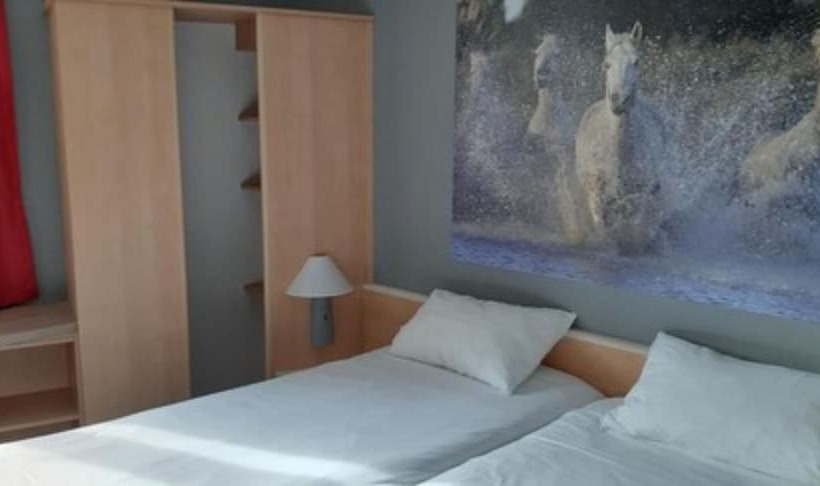 Quarto standard, Ibis Arles