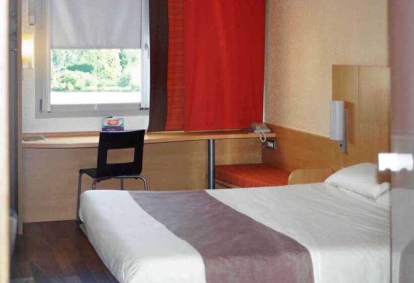 Standard Room, Ibis Laon