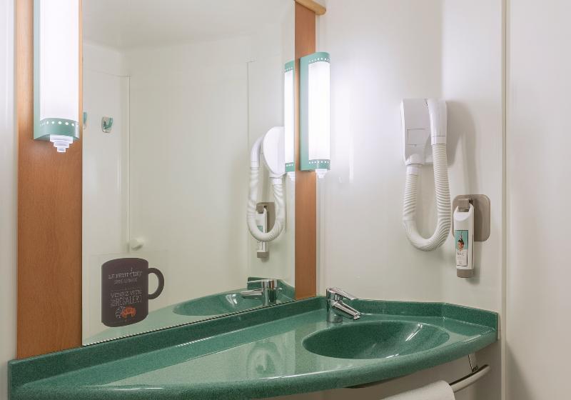 اتاق استاندارد سه نفره, B&b Hotel Lourdes Centre