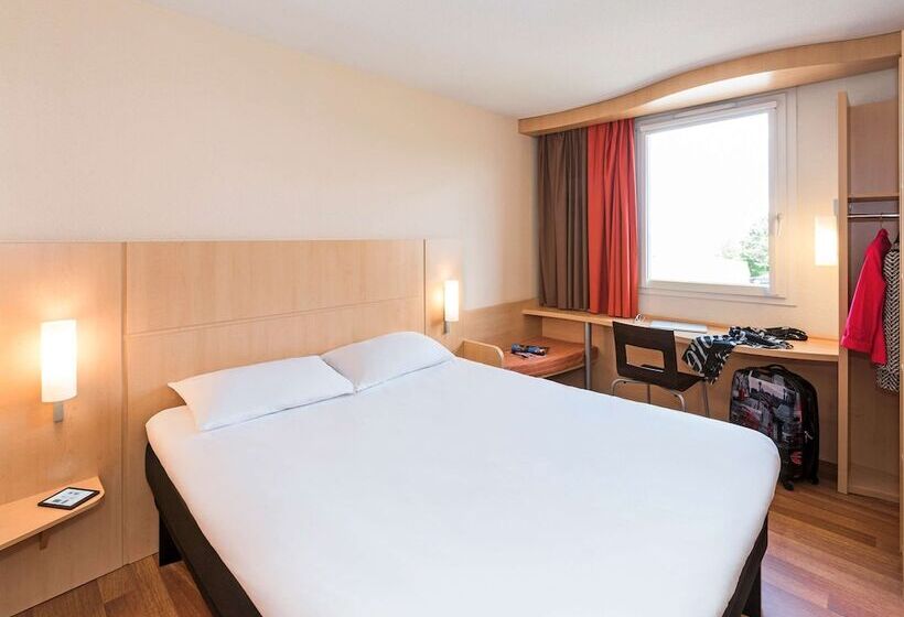 Standardzimmer mit Doppelbett, Ibis Montbeliard