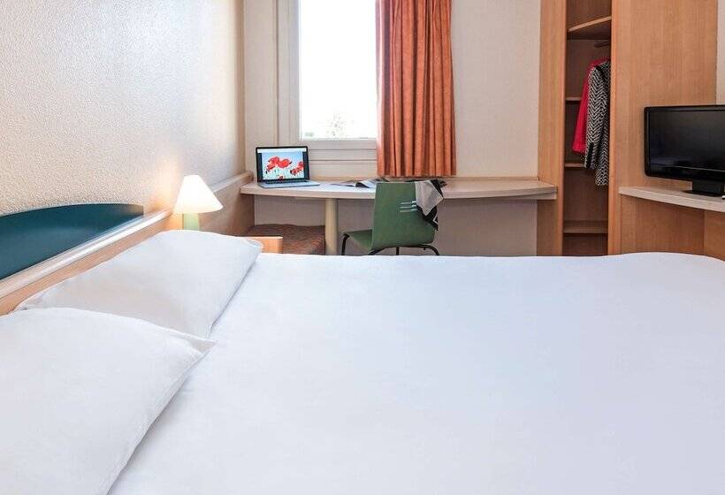 Standardzimmer mit Doppelbett, Ibis Montbeliard