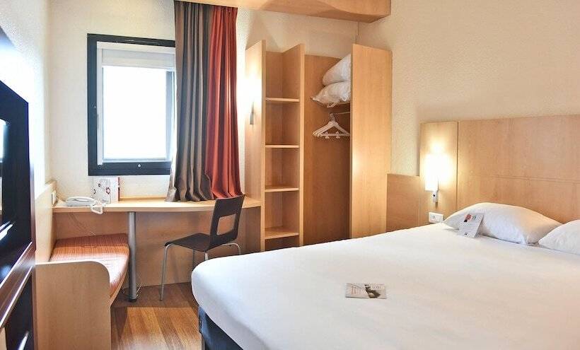 اتاق استاندارد, Ibis Saintquentin Basilique