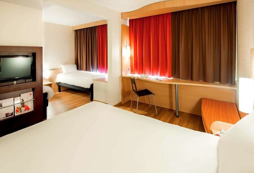 Standard Room, Ibis Vannes