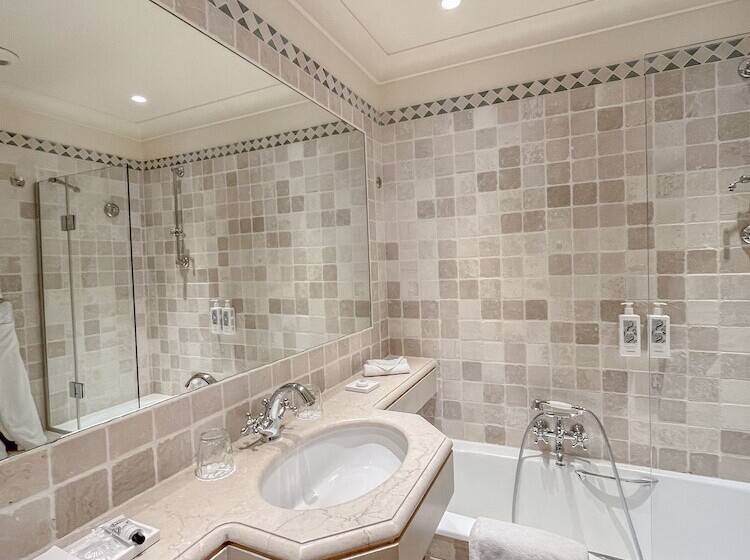 クラシックルーム, Hôtel La Pérouse Nice Baie Des Anges   Recently Fully Renovated