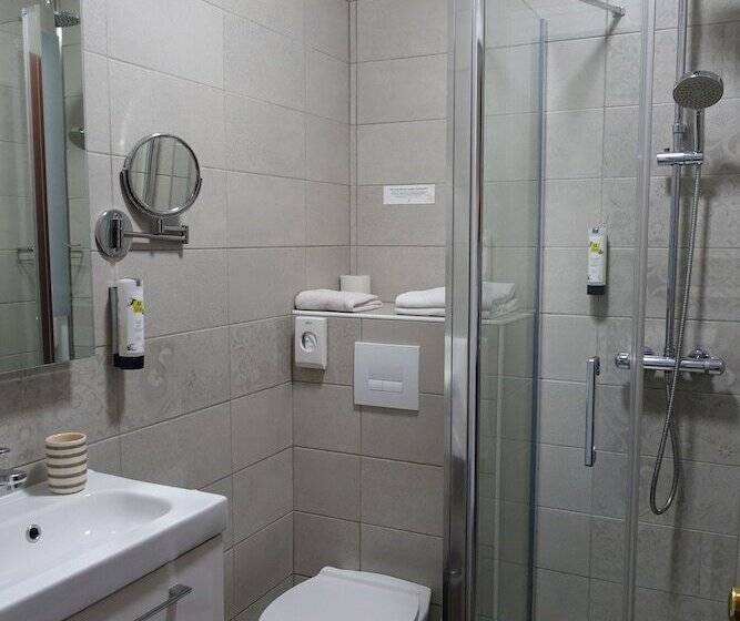 اتاق استاندارد, Logis Hôtel Emeraude