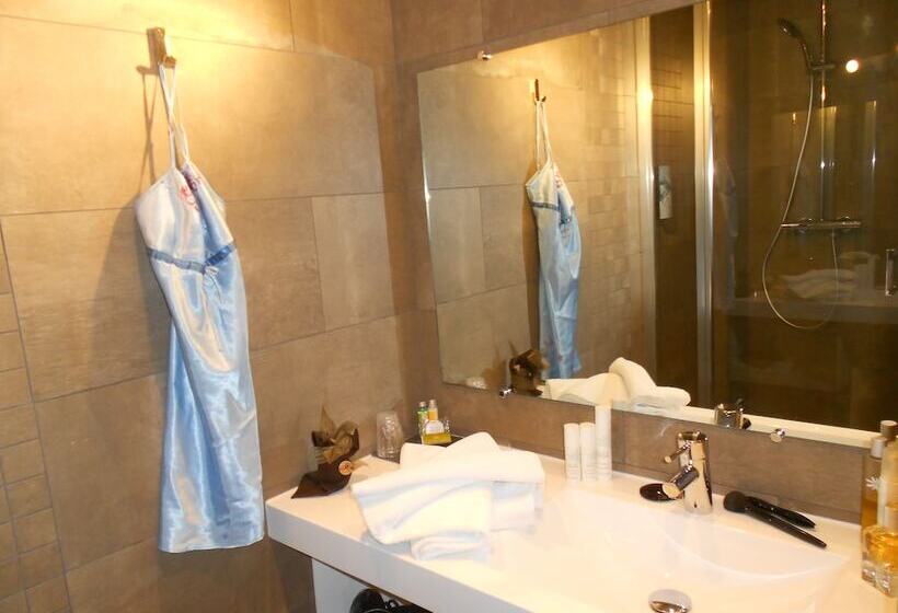 Семейный Номер, Cit Hotel Avantici Gap