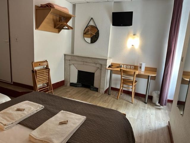 标准三人间, Hôtel De Lyon