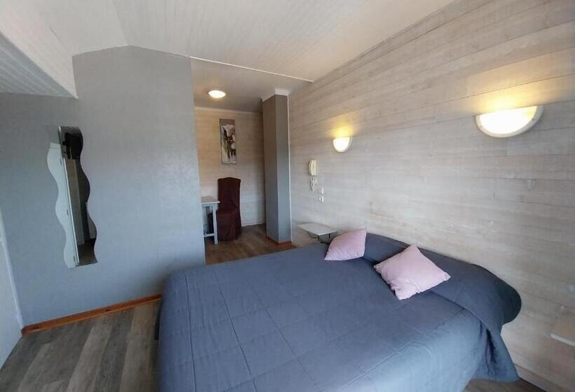اتاق استاندارد با بالکن, Hôtel L Oustalet