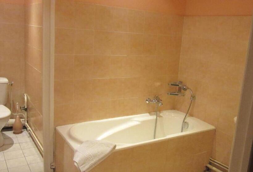 اتاق استاندارد چهار تخته, Hôtel Le Sauvage