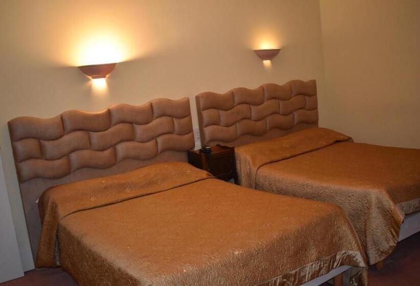 اتاق استاندارد چهار تخته, Hôtel Le Sauvage