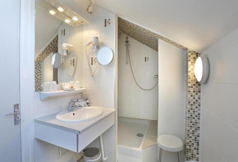 标准三人间, Hôtel Les Tilleuls, Bourges