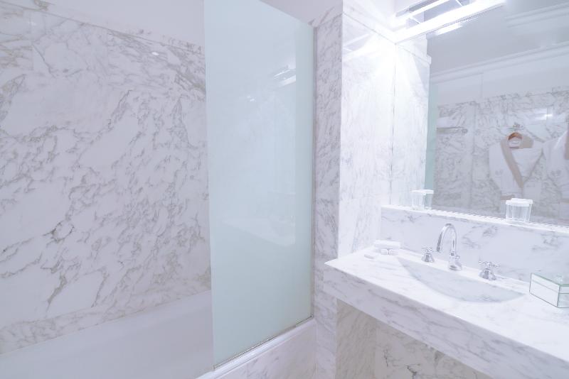 اتاق لوکس, Hôtel Lancaster Paris Champs Elysées