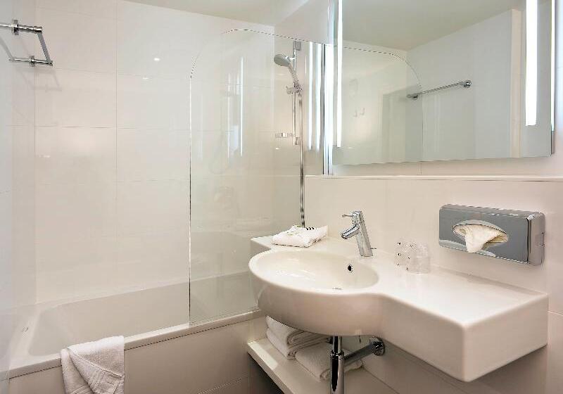 اتاق کلاسیک سه تخته, Mercure Paris Bercy Bibliotheque