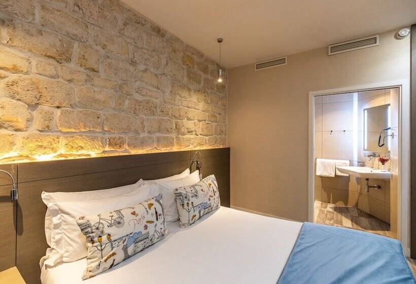 Superior Single Room, Minerve