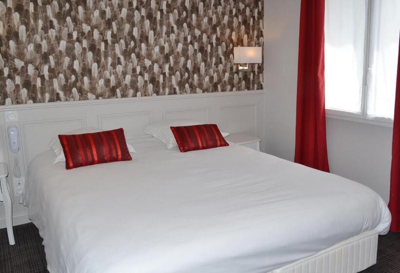 Standard Room King Bed Adapted for people with reduced mobility, Restaurant Le Monarque