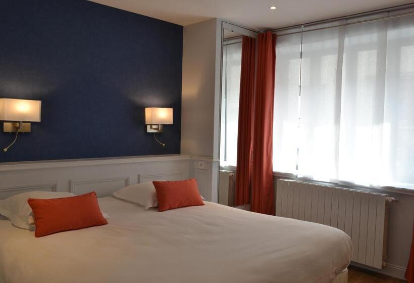 Standard Room King Bed Adapted for people with reduced mobility, Restaurant Le Monarque