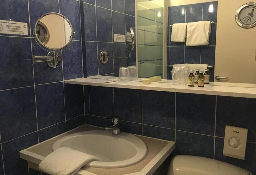 اتاق استاندارد, Logis Hôtel Restaurant Le Monarque