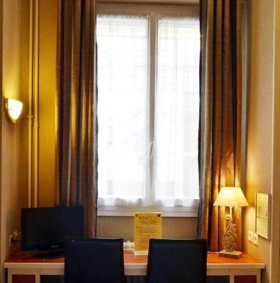 اتاق استاندارد, Logis Hôtel Restaurant Le Monarque