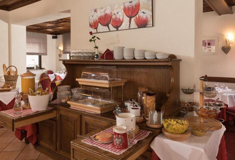 اتاق استاندارد با بالکن, Logis Hostellerie Motel Au Bois Le Sire