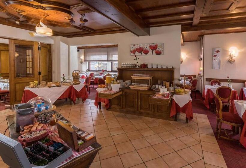 اتاق استاندارد با بالکن, Logis Hostellerie Motel Au Bois Le Sire