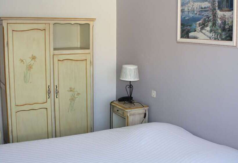 Quarto Comfort, Logis Hotel Du Midi