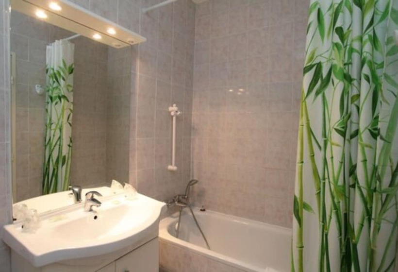 اتاق استاندارد چهار تخته, Motel Le Colibri