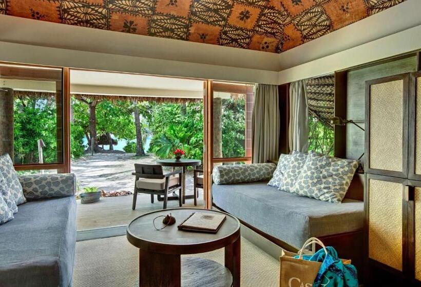 غرفة قياسية مطلّة علي البحر, Castaway Island Resort