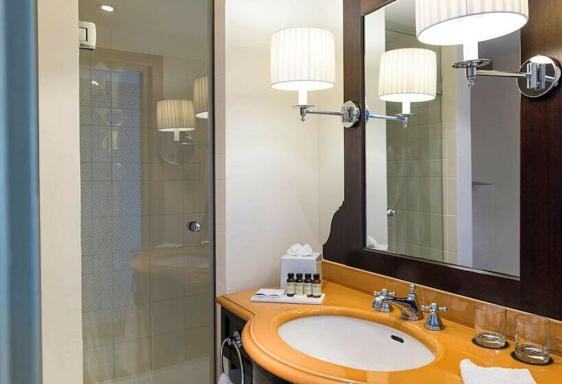 景色の見えるデラックスルーム, Grand Hôtel Beauvau Marseille Vieuxport  Mgallery