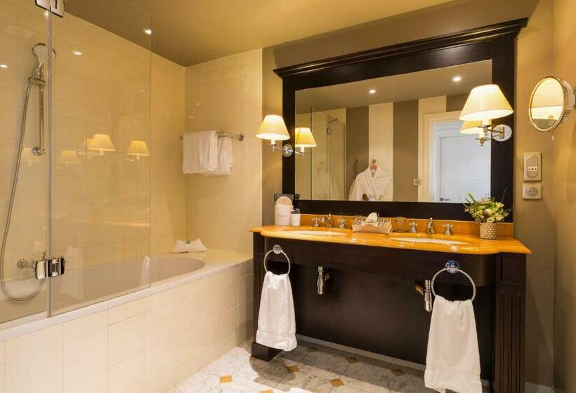 キングサイズベッドのスイートルーム, Grand Hôtel Beauvau Marseille Vieuxport  Mgallery