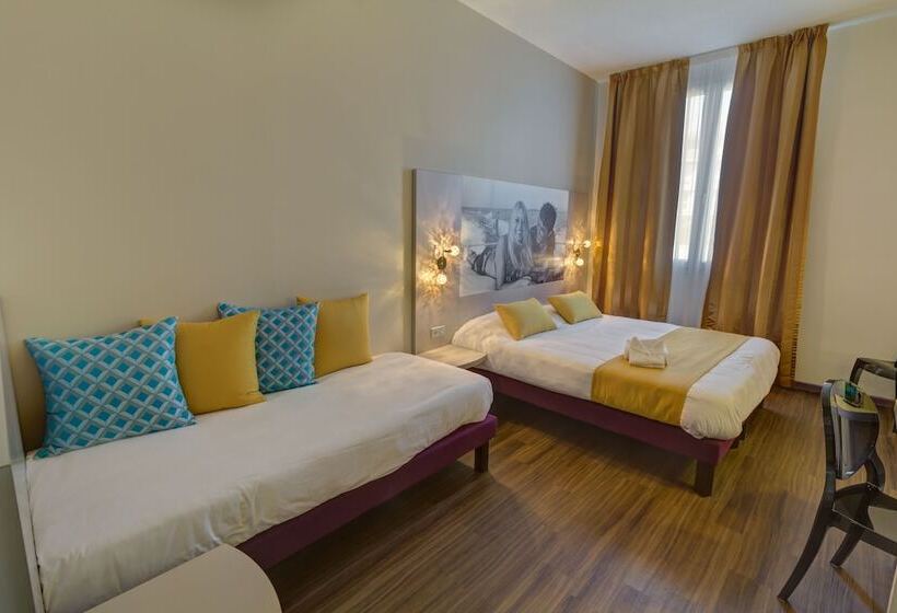 Superior Triple Room, Arles Plaza