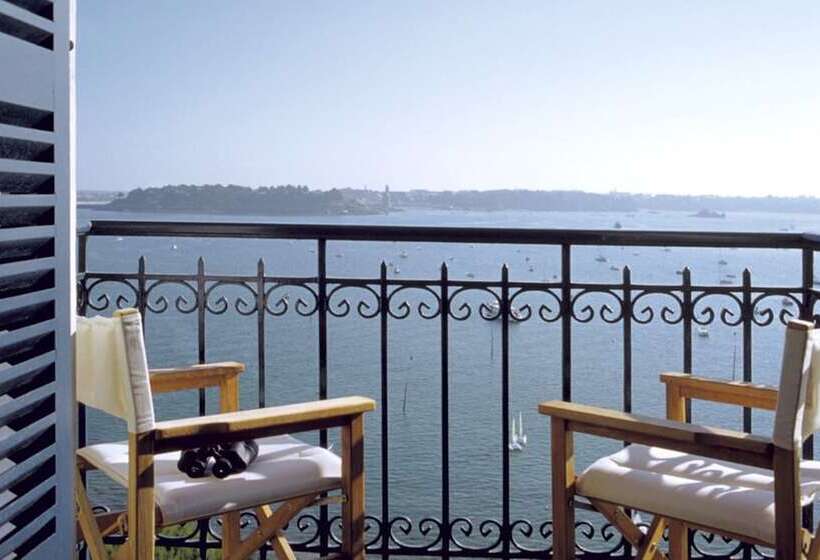 اتاق لوکس با چشم‌انداز دریا, Hôtel Barrière Le Grand Hôtel Dinard