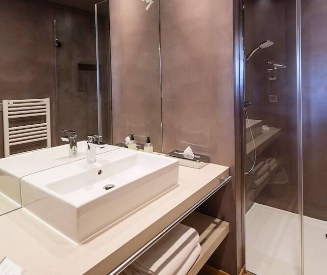 اتاق خانوادگی, Best Western Hotel & Spa Le Schoenenbourg   Riquewihr   Proche Colmar